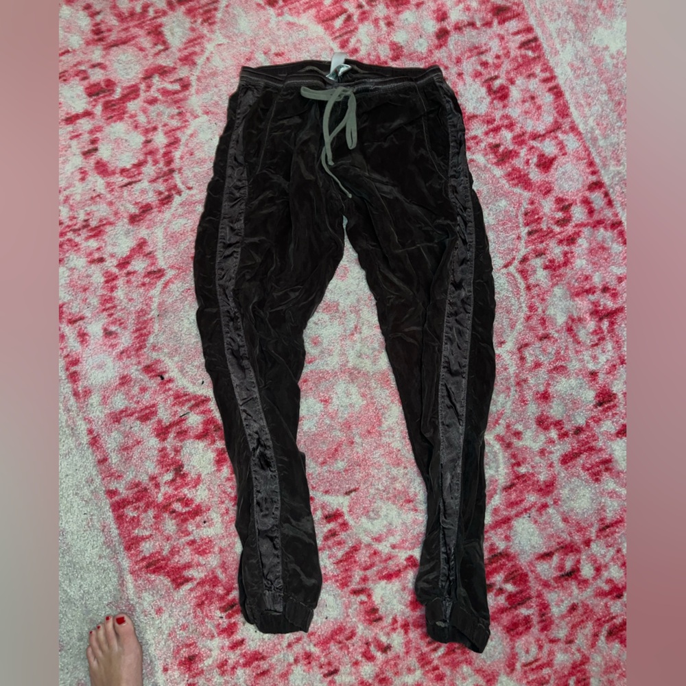 women’s hard tail silk pants